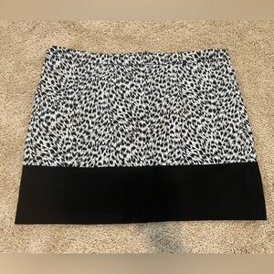 Micheal Kors Cheetah Animal Print Mini Pencil Skirt Black & White Size 10 Petite